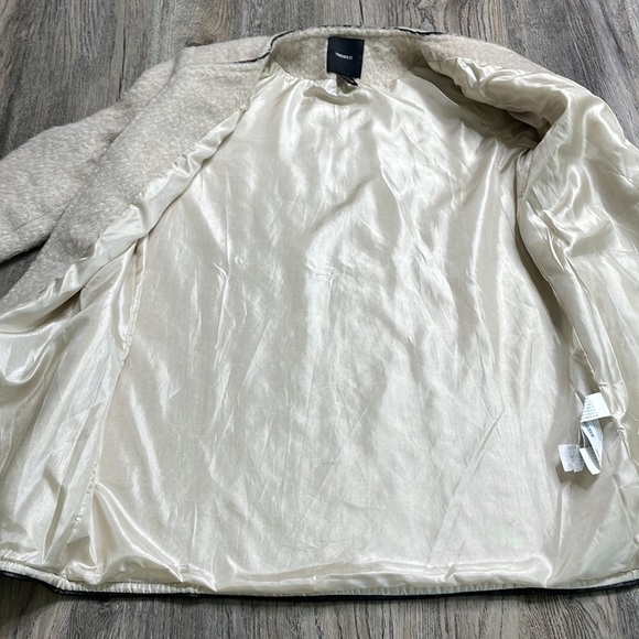 Forever 21 Women’s Juniors Cream and Black Zip Up Felt Jacket, size medium - Picture 13 of 13